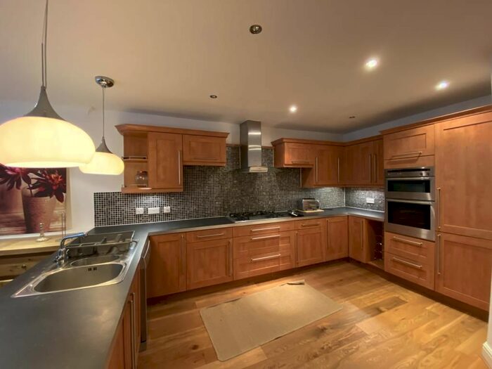5 Bedroom Town House To Rent In Ascot, Berkshire SL5
