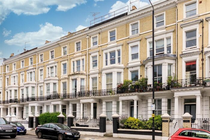 2 Bedroom Flat To Rent In Holland Road, Shepards Bush London, W14