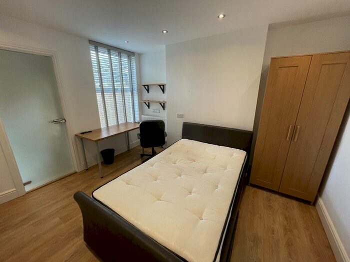 7 Bedroom Property To Rent In Bernard St, Uplands, SA1