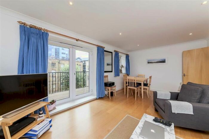 2 Bedroom Flat To Rent In Newton Street, London, WC2B