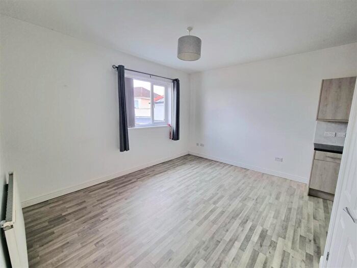 1 Bedroom Flat For Sale In Forton Road, Gosport, Hampshire, PO12