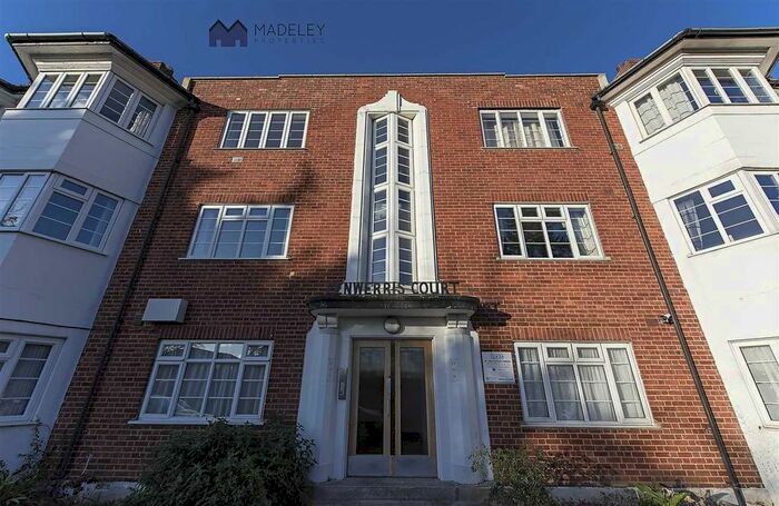 2 Bedroom Flat To Rent In Penwerris Court, Great West Road, Osterley, London, TW5