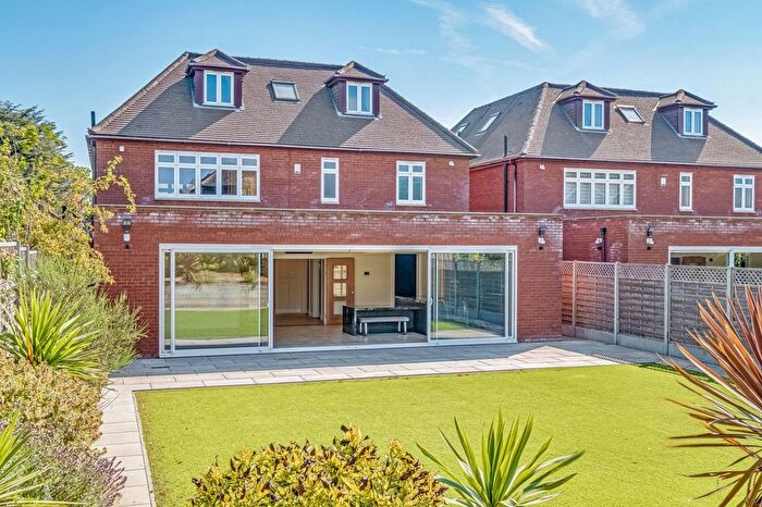 7 Bedroom Detached House To Rent In Blakes Avenue, New Malden, Surrey, KT3