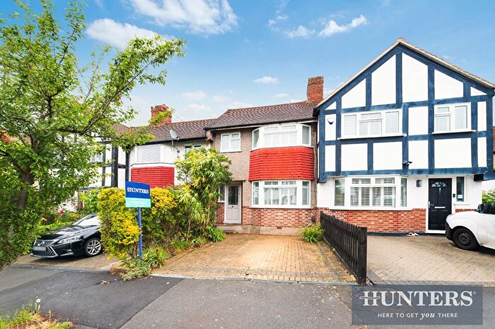 3 Bedroom Terraced House For Sale In Buckland Way, Worcester Park, KT4