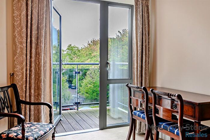 2 Bedroom Flat For Sale In Jenner Court, St. Georges Road, Cheltenham, GL50
