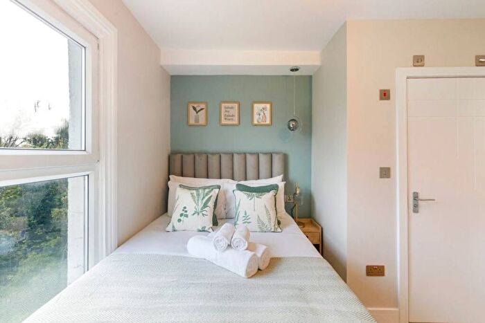 1 Bedroom Studio To Rent In Graham Rd, London, E8