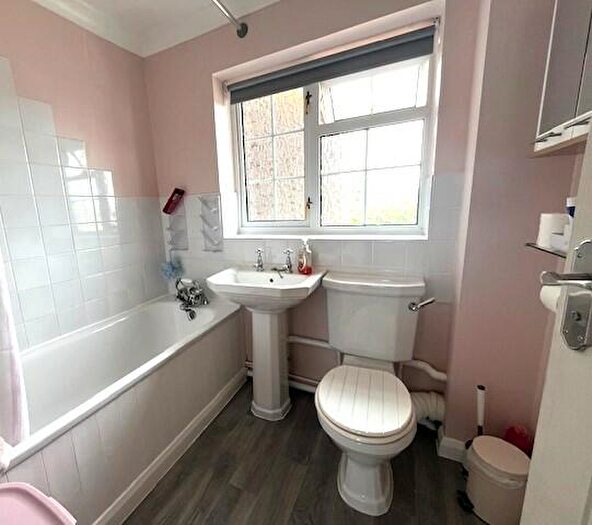 3 Bedroom End Of Terrace House For Sale In Coppice Lane, Selsey, PO20