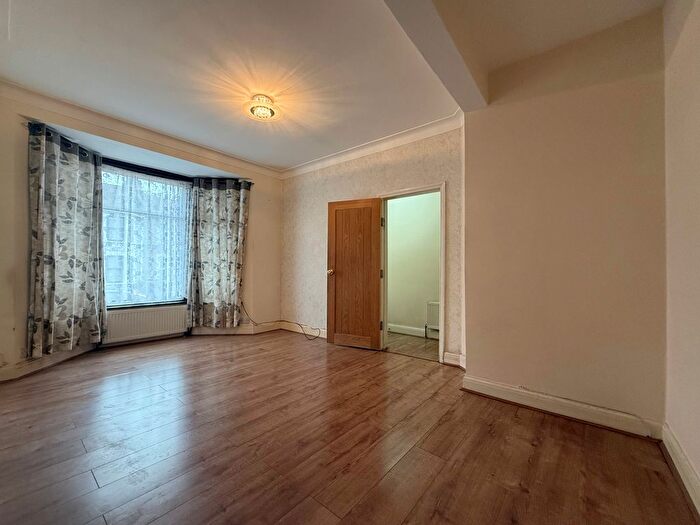 4 Bedroom Terraced House To Rent In Sheringham Avenue, London, E12