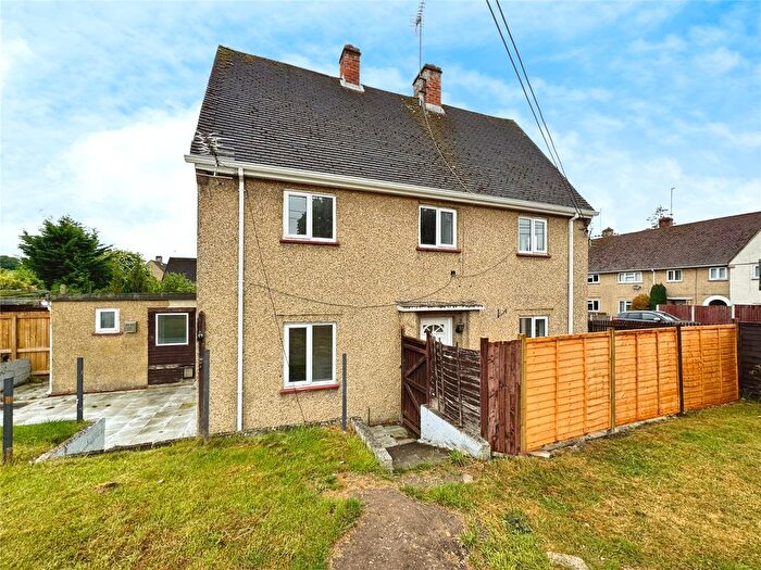 4 Bedroom Semi-Detached House To Rent In Leigh Road, Andover, Hampshire, SP10
