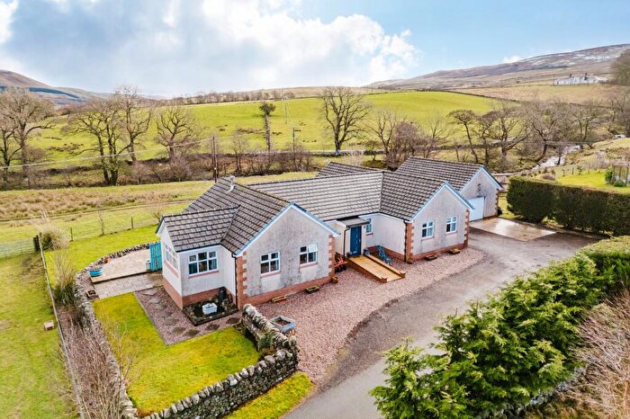 3 Bedroom Detached Bungalow For Sale In Weefield, New Cumnock, Cumnock, KA18