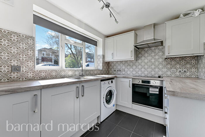 2 Bedroom Maisonette To Rent In St Philips Avenue, Worcester Park, KT4