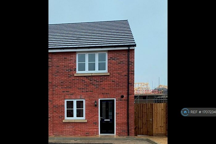 2 Bedroom Semi-Detached House To Rent In Thornbury Drive, Grimsby, DN33