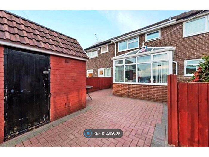 2 Bedroom Terraced House To Rent In Landseer Walk, Bramley, LS13