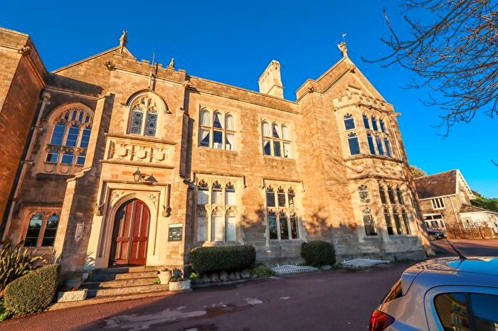 2 Bedroom Flat For Sale In Highdale Road, Clevedon, BS21