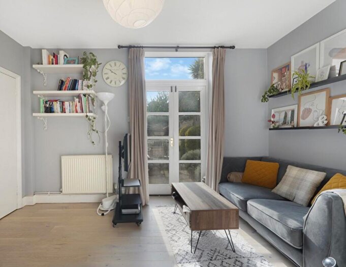 1 Bedroom Apartment For Sale In Arica Road, London, SE4