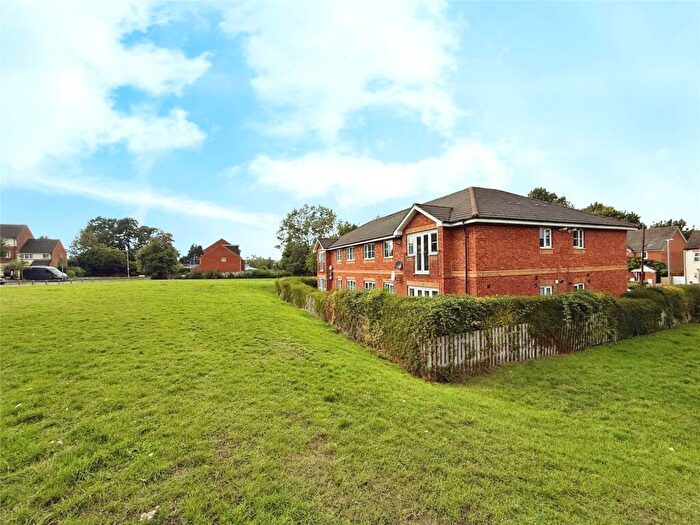 2 Bedroom Apartment For Sale In Frederick Place, Wokingham, Berkshire, RG41