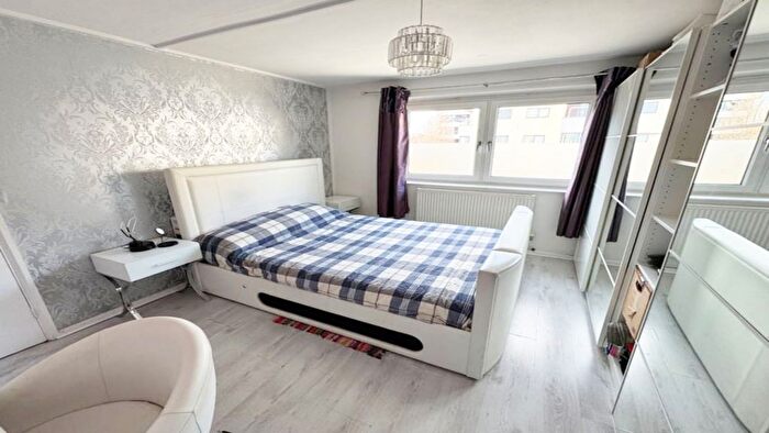 1 Bedroom Flat To Rent In Watkinson Road, London, N7