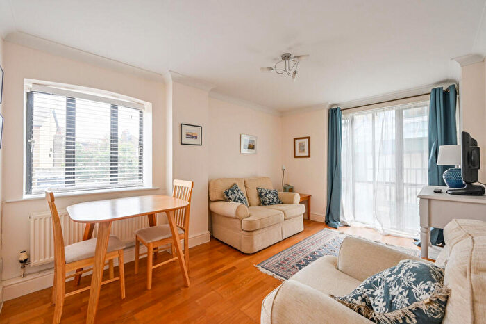 1 Bedroom Flat For Sale In Burrells Wharf Square, Docklands, London, E14
