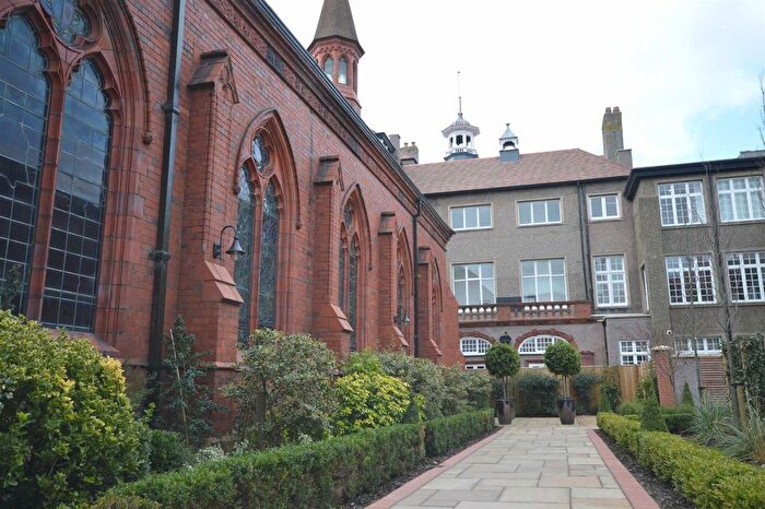 2 Bedroom Flat To Rent In Mostyn House, Parkgate, CH64