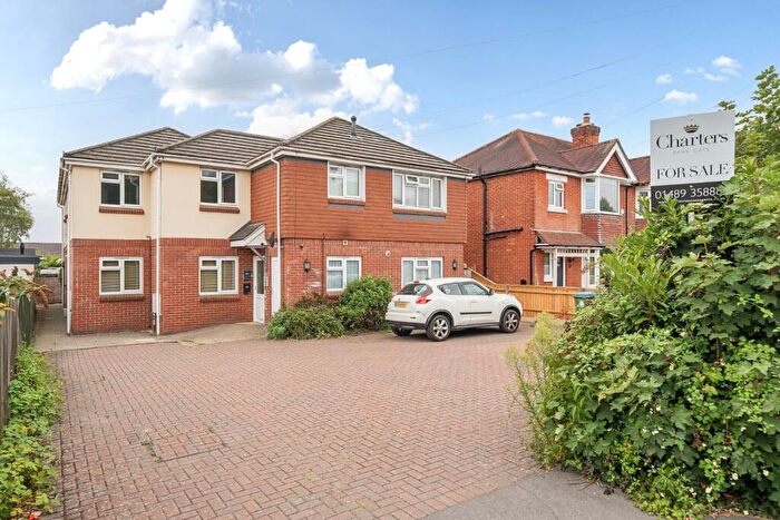 2 Bedroom Flat For Sale In Bridge Road, Park Gate, Southampton, Hampshire, SO31