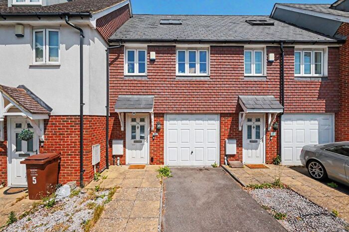 3 Bedroom Terraced House For Sale In High Street, Halling, ME2