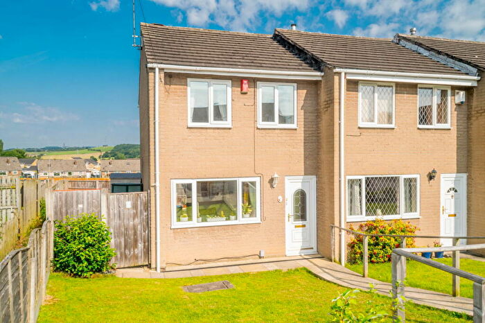 2 Bedroom End Of Terrace House For Sale In Coniston Close, Elland, HX5