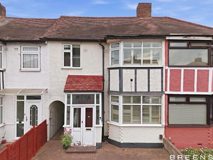 3 Bedroom Terraced House For Sale In Lombard Avenue, Enfield, EN3