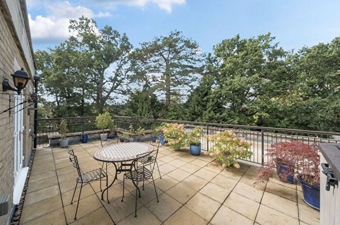 2 Bedroom Flat For Sale In Providence Park, Bassett, Southampton, Hampshire, SO16