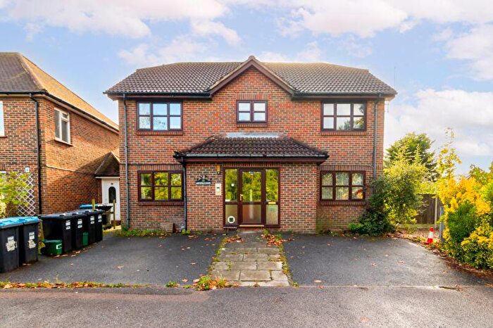 1 Bedroom Flat To Rent In Shelton Avenue, Warlingham, CR6