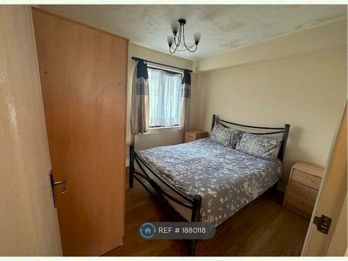 1 Bedroom Flat To Rent In Viewfield Close, Harrow, HA3