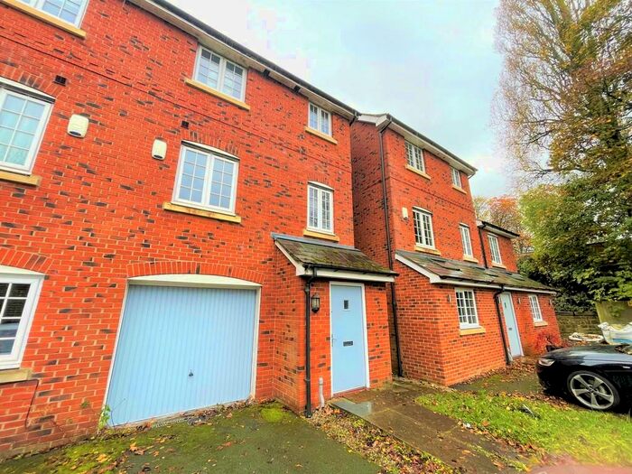 4 Bedroom Semi-Detached House To Rent In Langbourne Close Radcliffe Manchester Lancashire, M26
