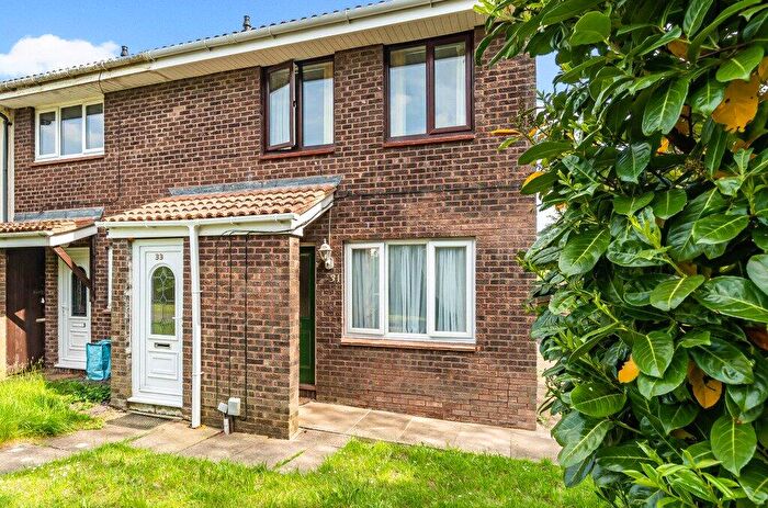 1 Bedroom Maisonette For Sale In Chandos Close, Grange Park, Swindon, SN5