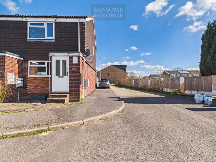 2 Bedroom End Of Terrace House For Sale In Newport Road, Newbury, Berkshire, RG14