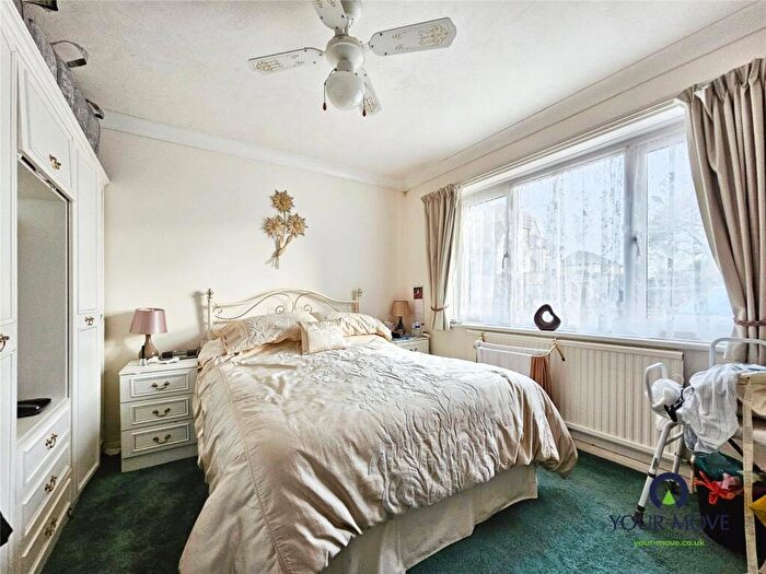 2 Bedroom Bungalow For Sale In Bromstone Road, Broadstairs, Kent, CT10