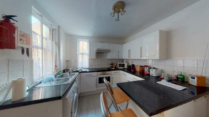 3 Bedroom Terraced House To Rent In Laurie Avenue, Nottingham, NG7