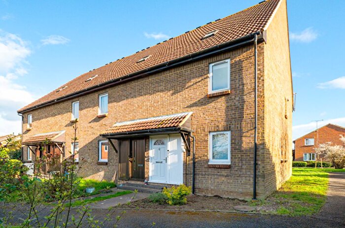 2 Bedroom Maisonette For Sale In Guildford, Surrey, GU4