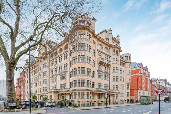 2 Bedroom Flat To Rent In Marylebone Road, Marylebone, London, NW1