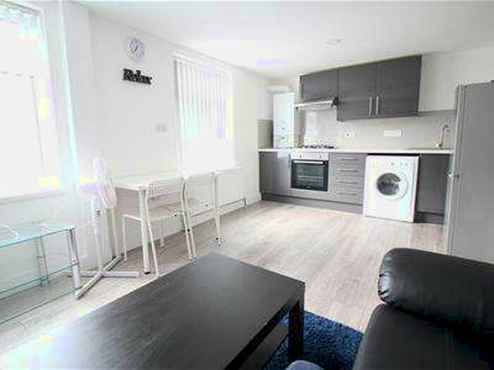 1 Bedroom House To Rent In Russell Street, Cathays, Cardiff, CF24