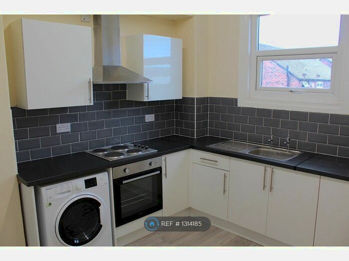 1 Bedroom Maisonette To Rent In Cross Street, Sale, M33