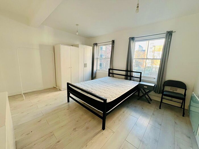 Flat To Rent In Old Street, Clerkenwell, EC1V