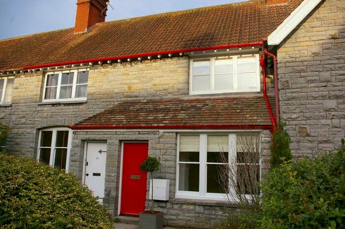 2 Bedroom House To Rent In Wilfrid Road, Street, BA16