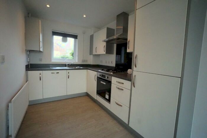 2 Bedroom Flat To Rent In Hammond Road, BS34
