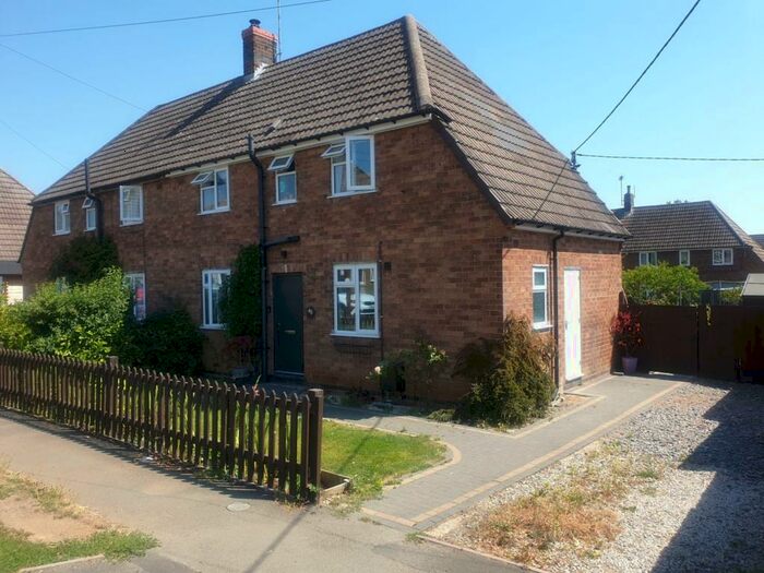 3 Bedroom Property To Rent In South Close, Long Buckby, Northamptonshire, NN6
