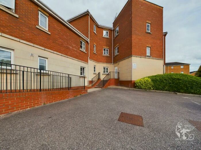 2 Bedroom Flat To Rent In Coniston Avenue, Purfleet, RM19