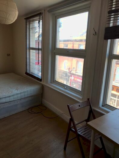 Studio To Rent In High Road, London, NW10