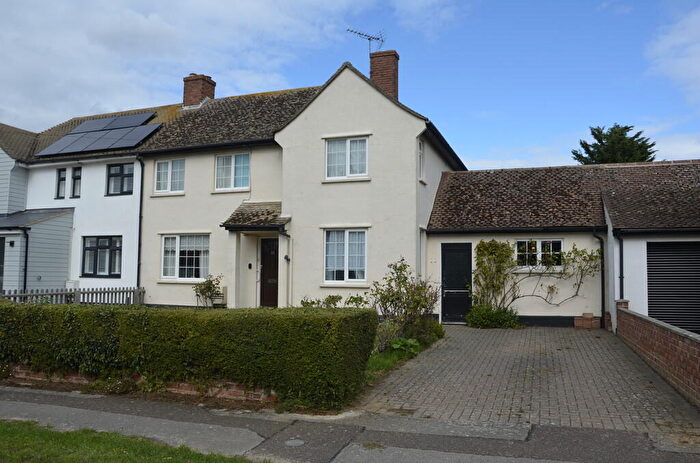 3 Bedroom Semi-Detached House For Sale In Cavendish Road, Trimley St. Martin, IP11