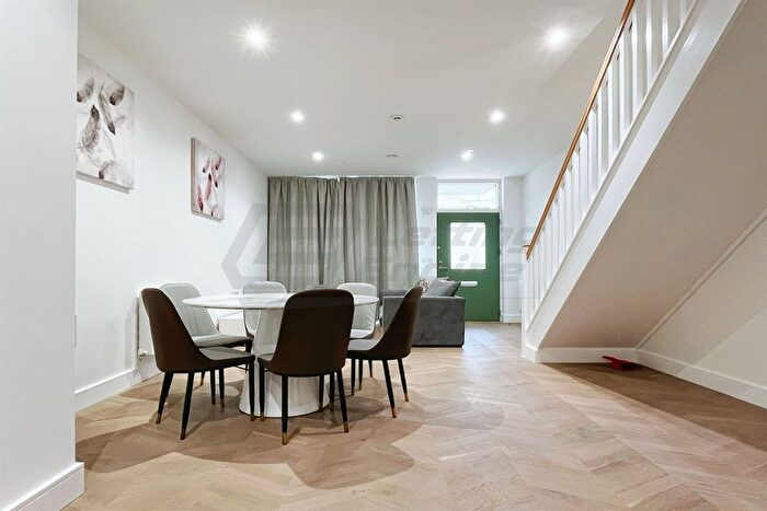 4 Bedroom Flat To Rent In Handley Drive, London, SE3