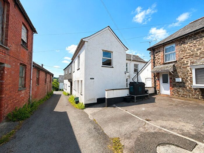 4 Bedroom Flat For Sale In Church Lane, Holsworthy, Devon, EX22
