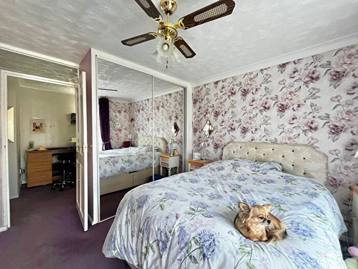 2 Bedroom Bungalow For Sale In Kingfisher Gardens, Hythe, CT21