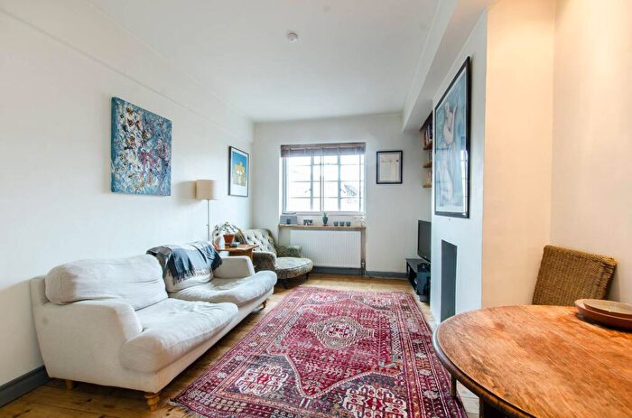 2 Bedroom Flat For Sale In Evelyn House, Greatorex Street, Whitechapel, London, E1